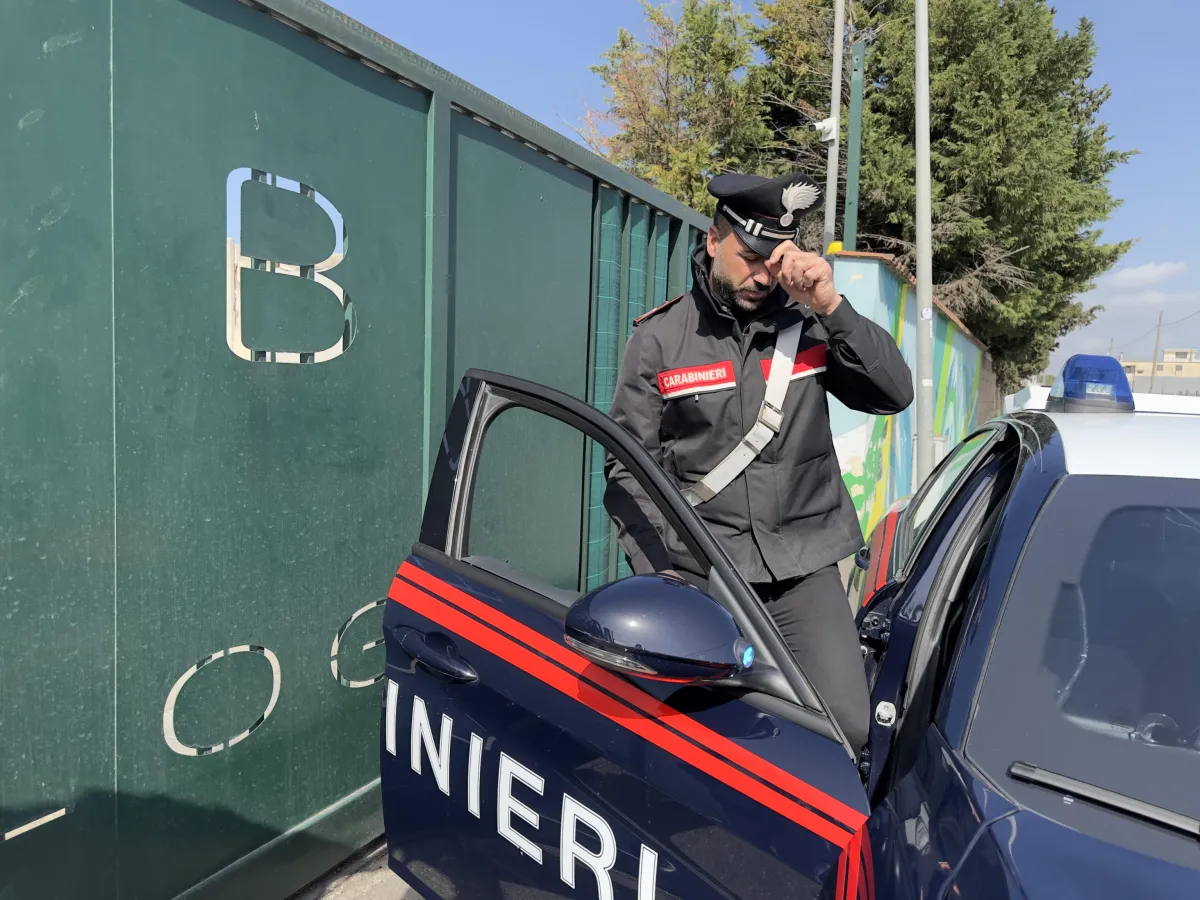 Incidente sul lavoro a Napoli, 49enne morto mentre carica un container sul camion: aperta inchiesta