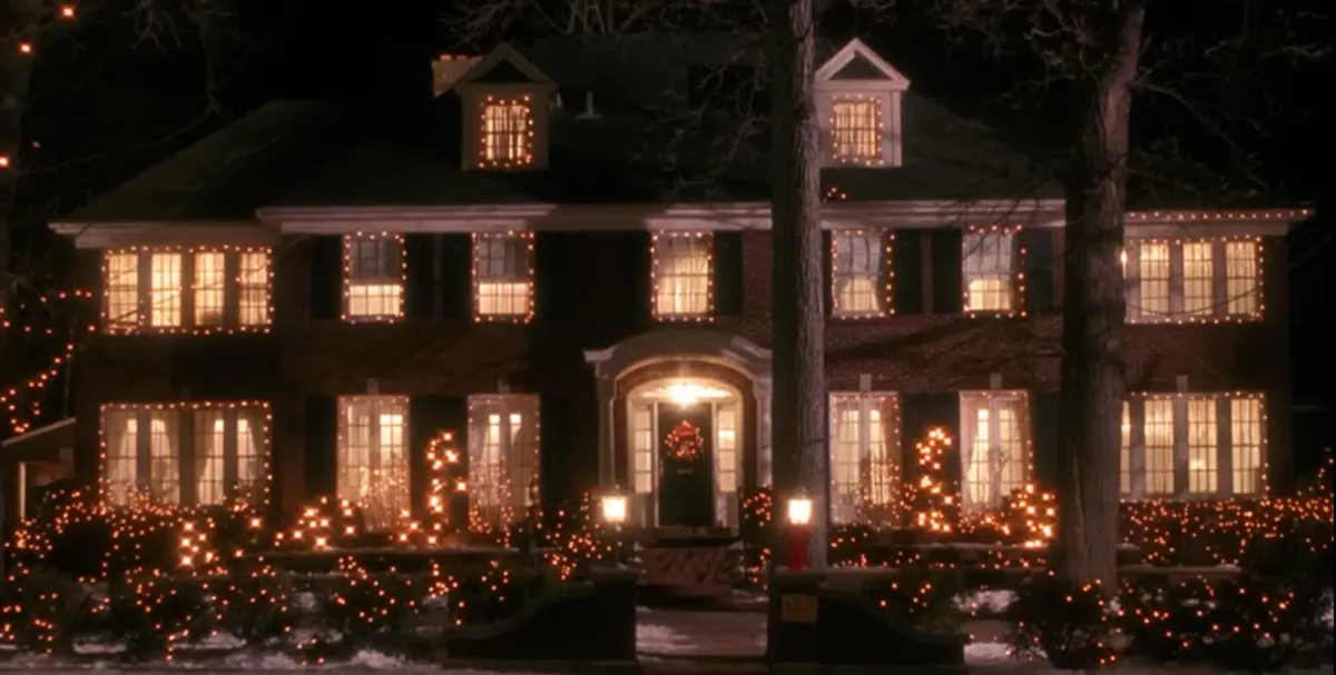 La casa di "Mamma ho perso l'aereo", oggi restaurata torna identica al film: dove si trova?