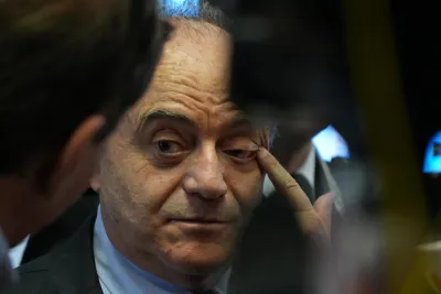 Gratteri convoca i giornalisti per un blitz anti-truffe ma si mette a fare campagna per il no alla riforma Nordio