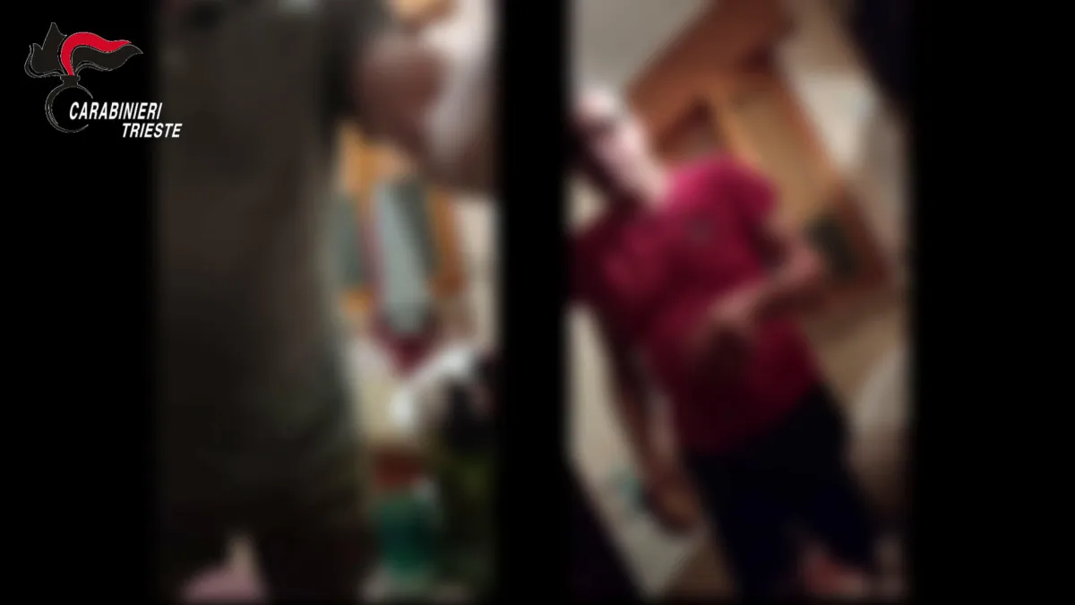 Trieste, installa microcamere in bagno per spiare le figlie minorenni della compagna: arrestato