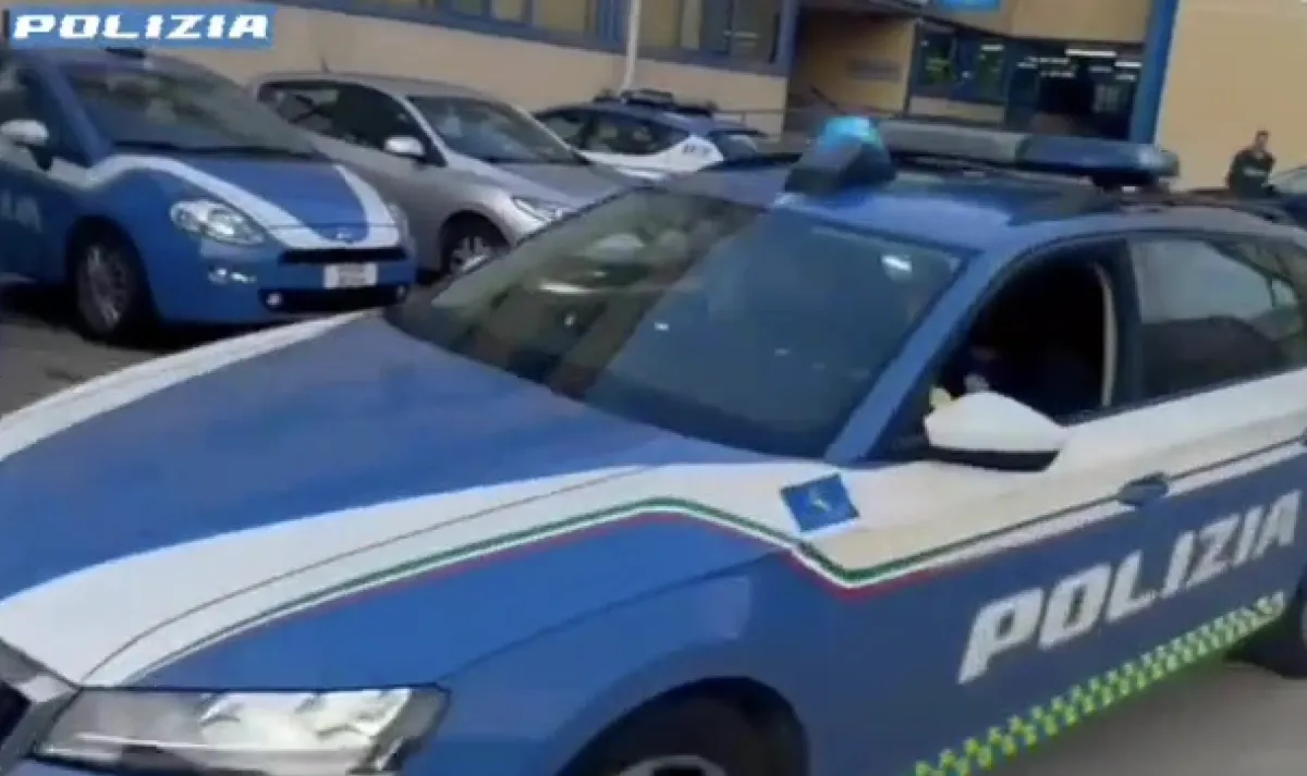 Taranto, anziano rapinato in casa e minacciato con una pistola: tre arresti