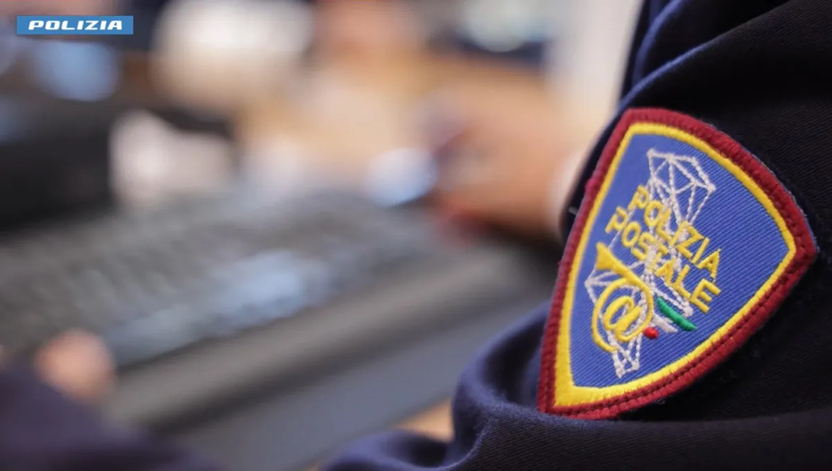 Genova, adescava ragazzine sui social: 30enne si autodenuncia dopo le minacce del papà di una vittima