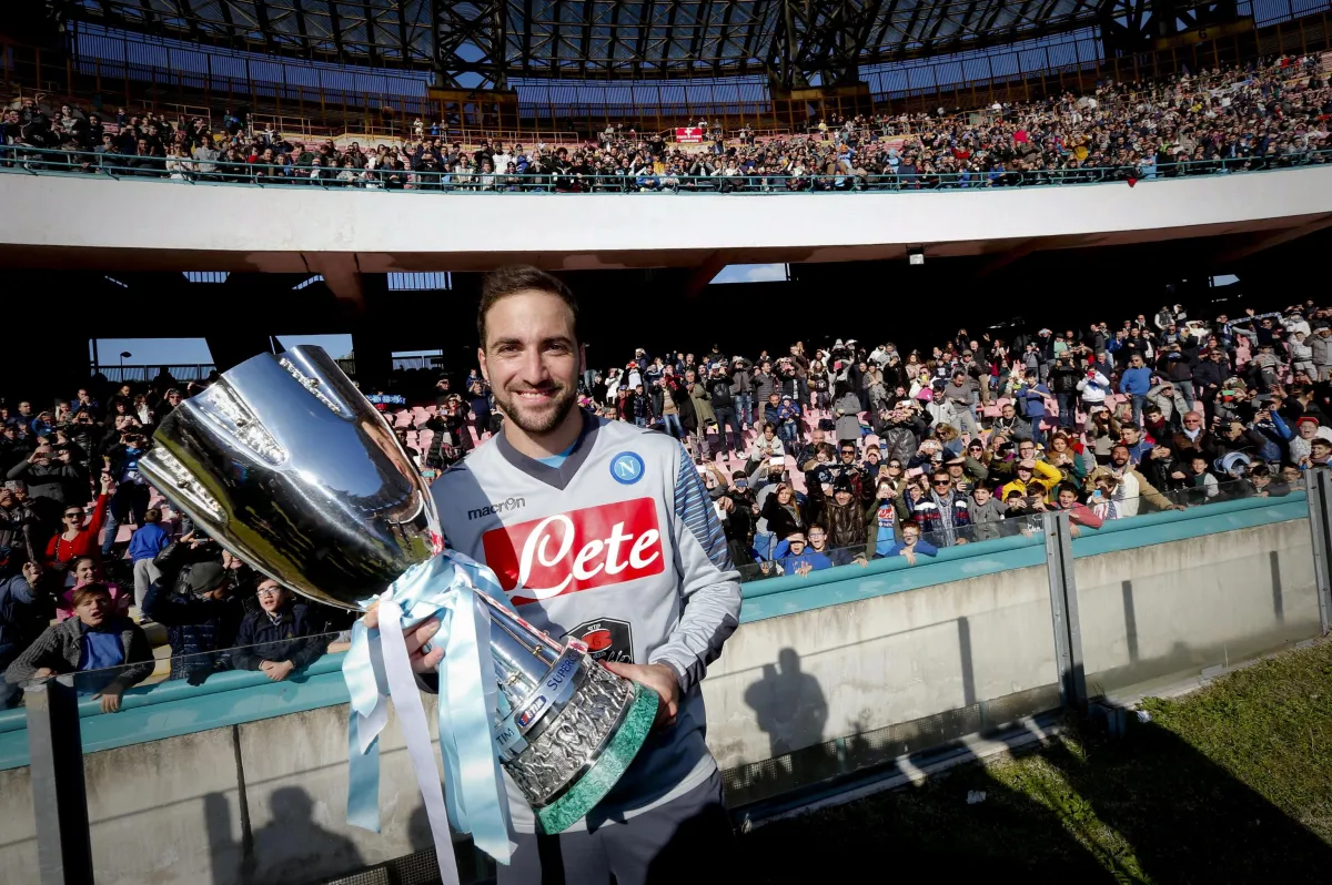 Supercoppa Italiana e Napoli: quante finali giocate e quanti trofei vinti dagli azzurri