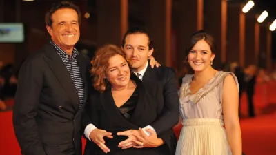 Quanti figli ha Christian De Sica e chi è sua moglie? La parentela con Carlo Verdone