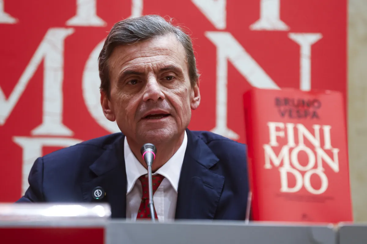 Travaglio viene pagato dalla Russia? La domanda impertinente di Carlo Calenda