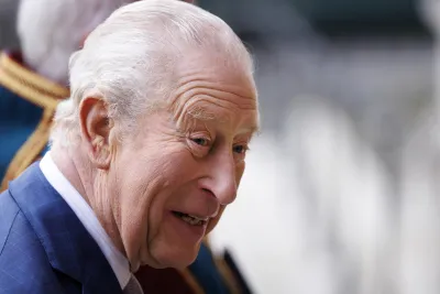 Regno Unito, Natale reale a Sandringham: protocollo rigido con riti antichi e grandi assenze