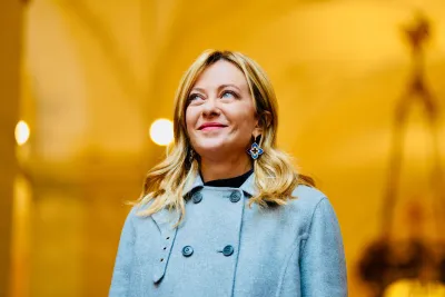 Sondaggi, colpo di scena prima di Natale: Meloni è l'unica a sorridere, frena il Pd