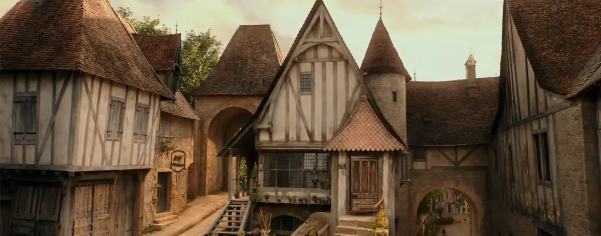 Qual è il villaggio che ha ispirato il film "La Bella e la Bestia" e dove si trova?