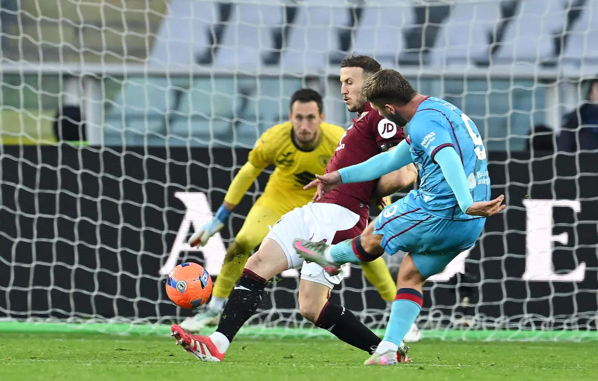 Chi è Semih Kilicsoy, l'attaccante turco che sta trascinando il Cagliari