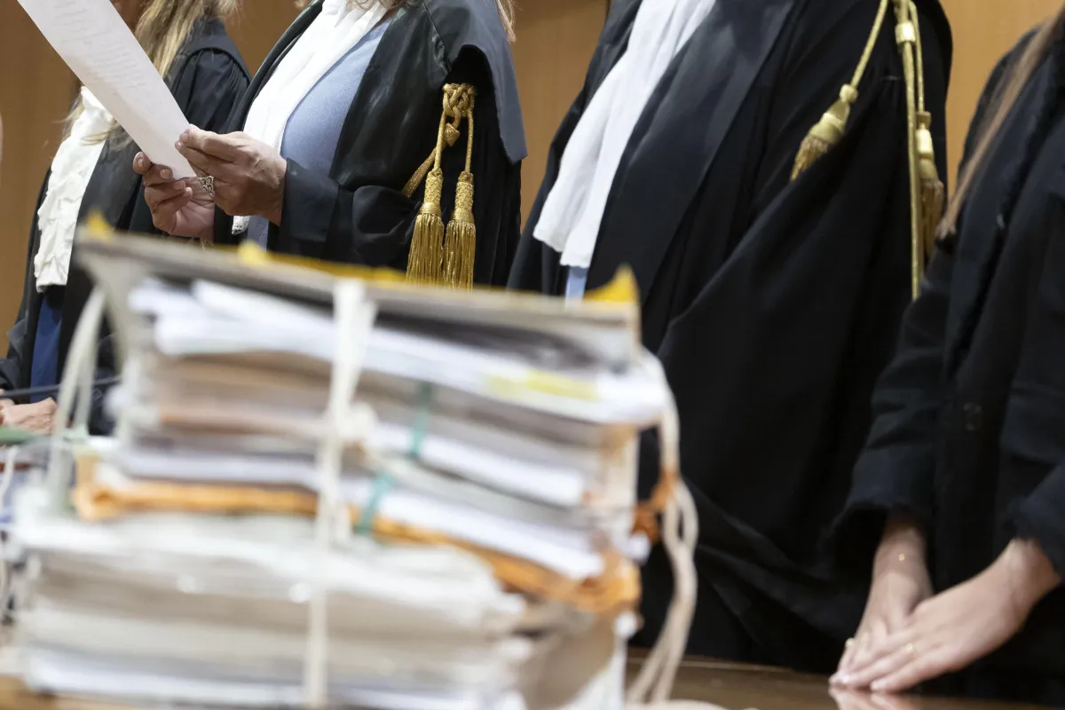 Palermo, cade su una strada dissestata fratturandosi l'anca: Comune condannato al risarcimento