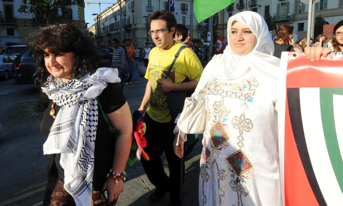 Chi è Angela Lano, la giornalista finita nei guai nell'inchiesta su Hannoun e i fondi ad Hamas