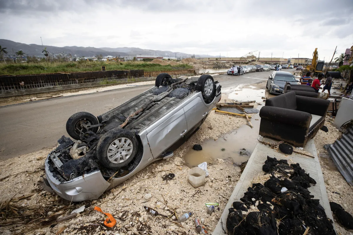 I 10 disastri climatici più costosi del 2025: inondazioni, incendi boschivi e cicloni mettono alla prova le comunità e la resilienza globale