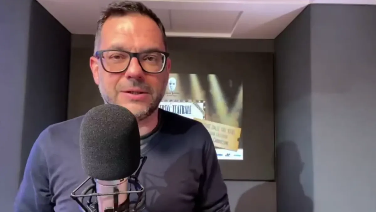 Francesco Mastrandrea chi è il conduttore del Concertone di Capodanno 2026 a Napoli?