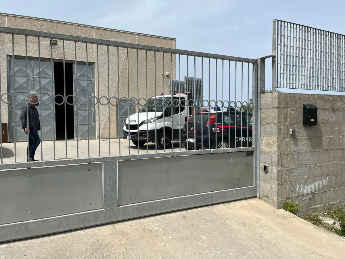 Incidente sul lavoro a Sassari, operaio di 56 anni muore schiacciato contro una trave