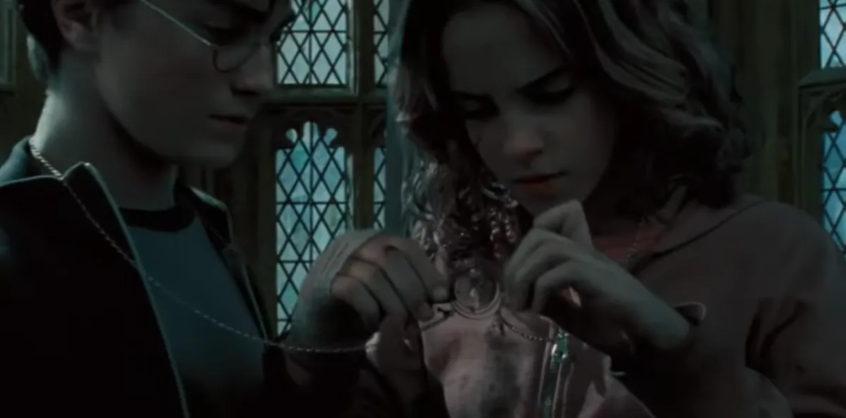 "Harry Potter 3", cosa c’è scritto sulla giratempo di Hermione? Il significato nascosto