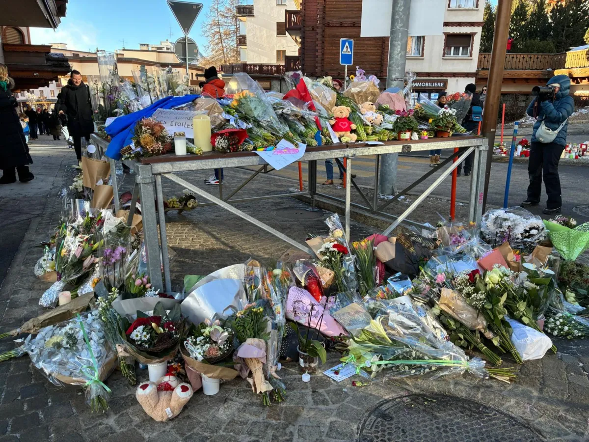 Crans-Montana e la notte che non finisce mai, decine di morti e corpi senza nome. Tajani: “Ci vorrà tempo”