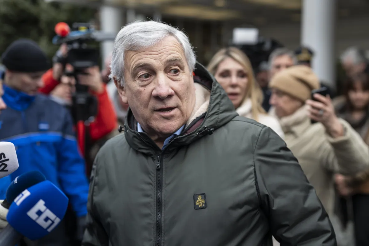 Attacco Usa al Venezuela, Tajani attiva l'unità di crisi. L'ambasciatore: "Restate a casa", cresce l’ansia per Alberto Trentini - In aggiornamento