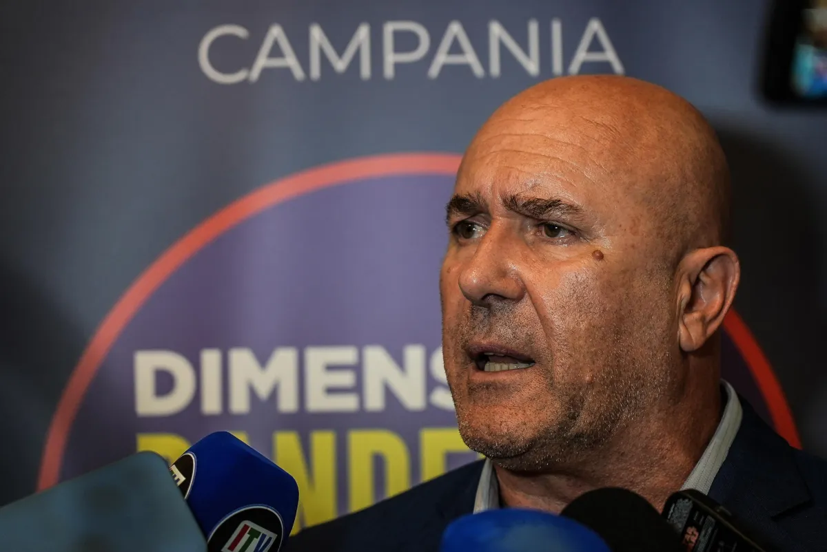 Bandecchi contro il Governo: “Trump minaccia e il centrodestra applaude”