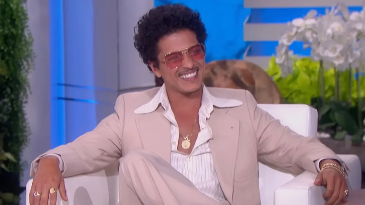 Il ritorno di Bruno Mars da solista dopo dieci anni: quando esce il nuovo album "The Romantic"?