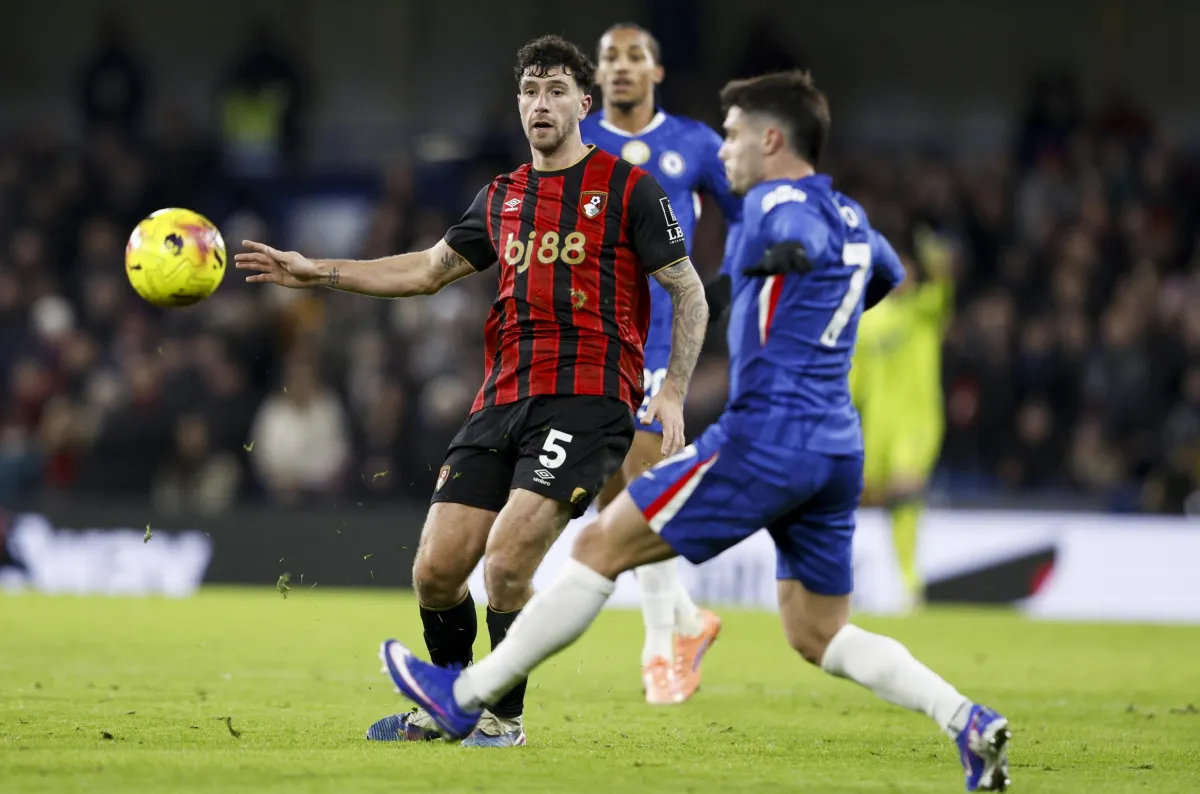 La Juve avanza per Senesi: chi è il difensore argentino del Bournemouth