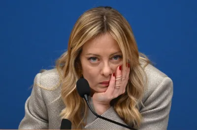 Elena Basile: "Grave che Giorgia Meloni plauda alle azioni criminali di Usa e Israele"