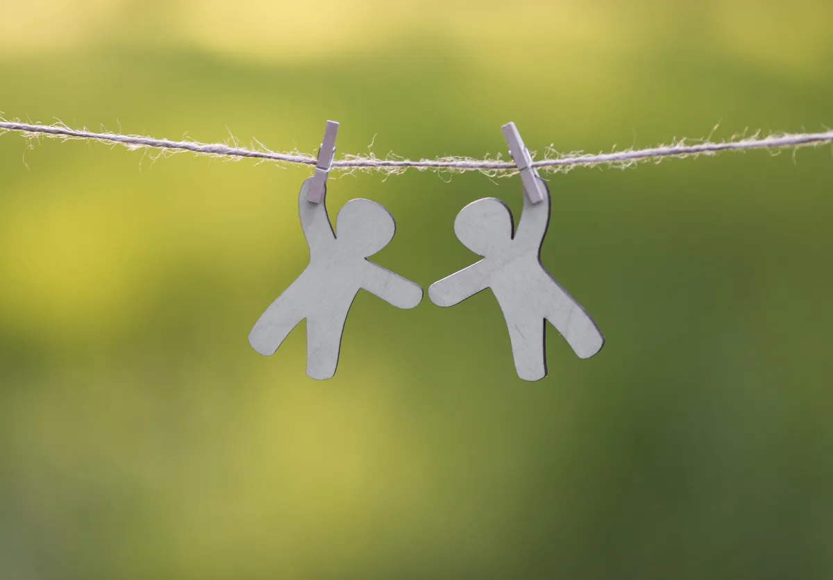 Gli stili di attaccamento: come il passato influenza le tue relazioni