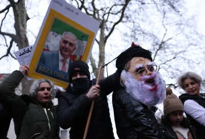 La profezia di Alessandro Orsini sull'Iran: "Il governo spara contro i manifestanti perché non può cambiare"