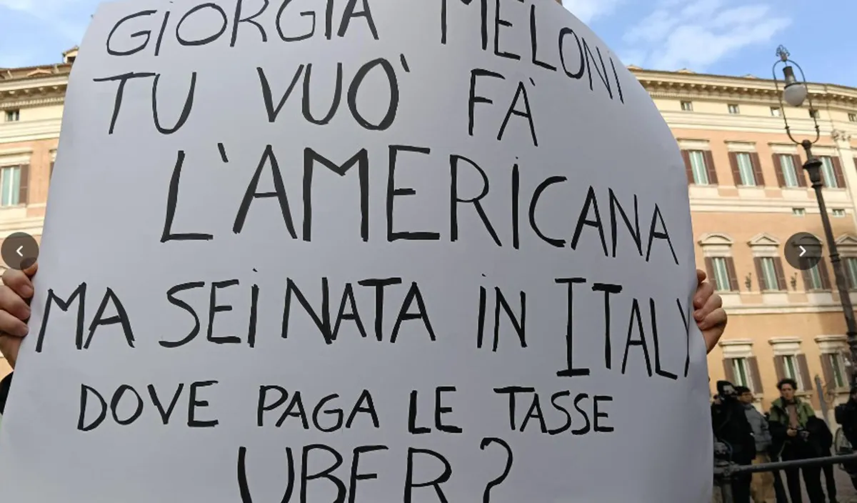 Sciopero nazionale dei taxi: il racconto della protesta a Roma contro algoritmi e multinazionali 