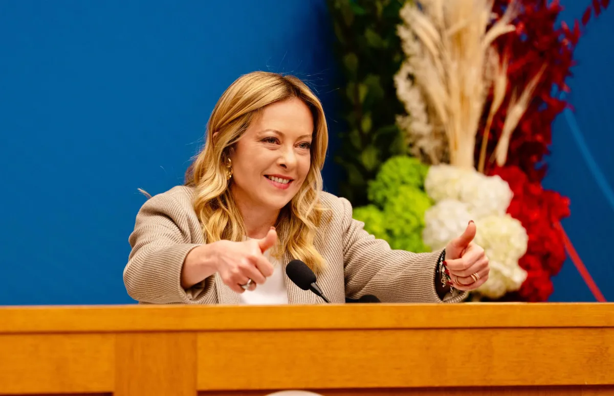 Perché non viene mai celebrato il fatto che per la prima volta abbiamo una premier donna? La risposta di Vittorio Feltri