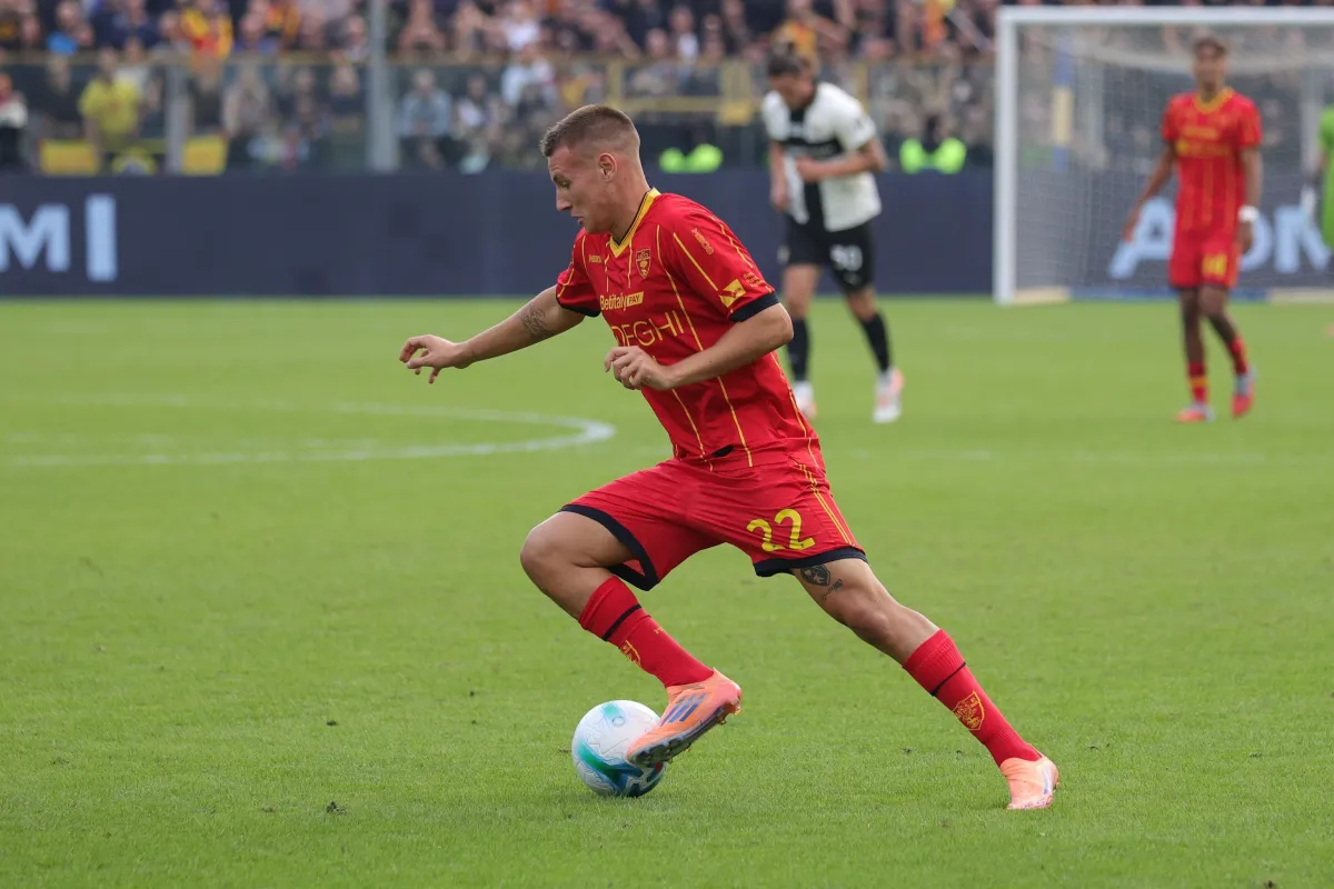 Lecce, Camarda out: quando rientra? Tutti gli aggiornamenti sull’infortunio dell’attaccante