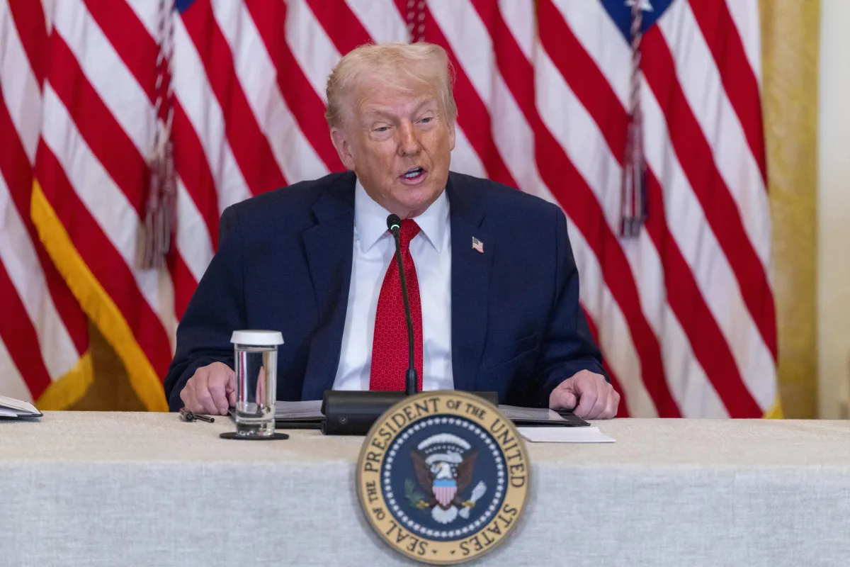 Trump si avvicina al primo anno del secondo mandato, consenso stabile ma crescono le critiche: il sondaggio