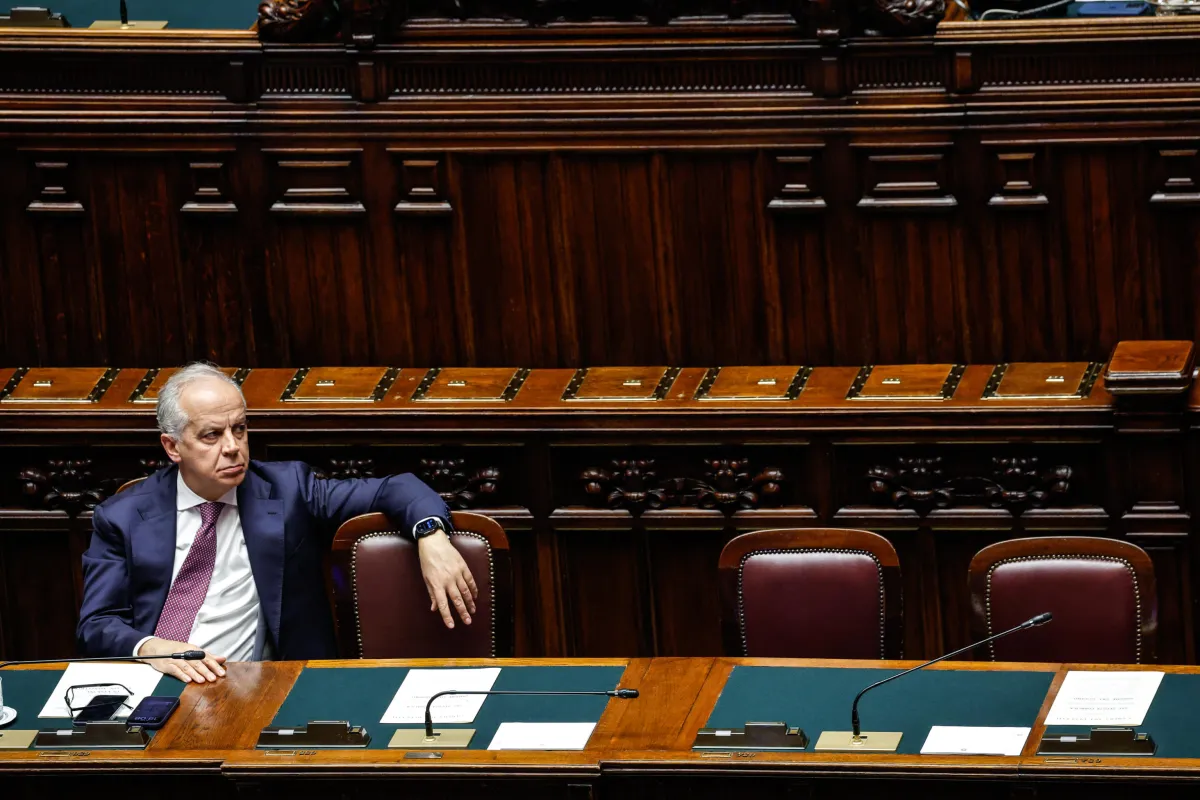 Espulsioni più veloci, Piantedosi annuncia la stretta sull'immigrazione nel nuovo "pacchetto sicurezza"