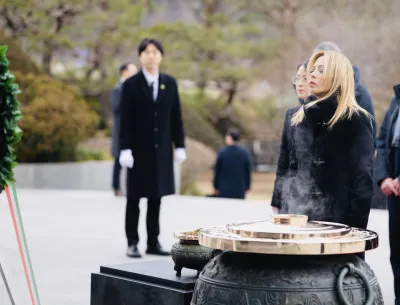 Dazi Usa e soldati in Groenlandia accendono la crisi Nato. Meloni chiama Trump: “È un errore” 