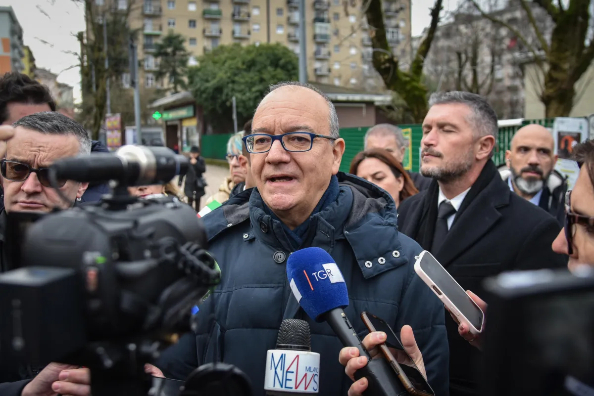 Metal detector nelle scuole, la proposta di Valditara fa discutere: chi è a favore e chi no