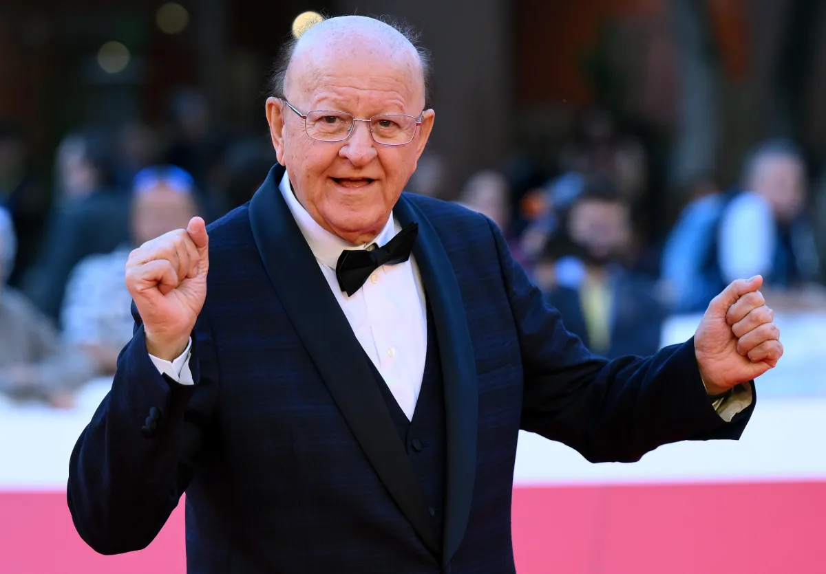 Anche Feltri difende la "fica" di Massimo Boldi: "Assomigliamo sempre più a un regime islamico"