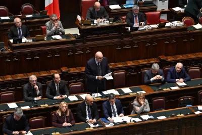 Dl Ucraina, via la parola “militari”, la maggioranza cede alla Lega: “Passa la linea Vannacci”