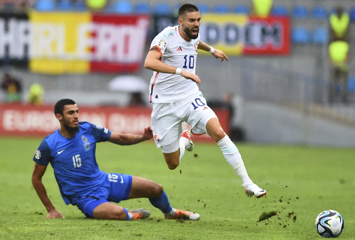 La Roma pensa a Ferreira Carrasco: giallorossi sull'esterno belga