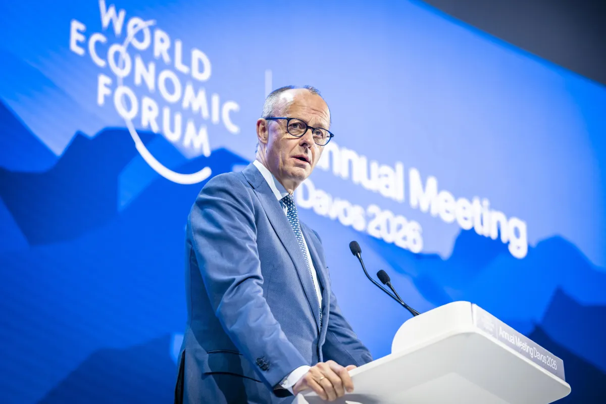Davos 2026, il cancelliere tedesco ambizioso ma cauto: "L'Europa non deve affrettarsi a cancellare i legami transatlantici"