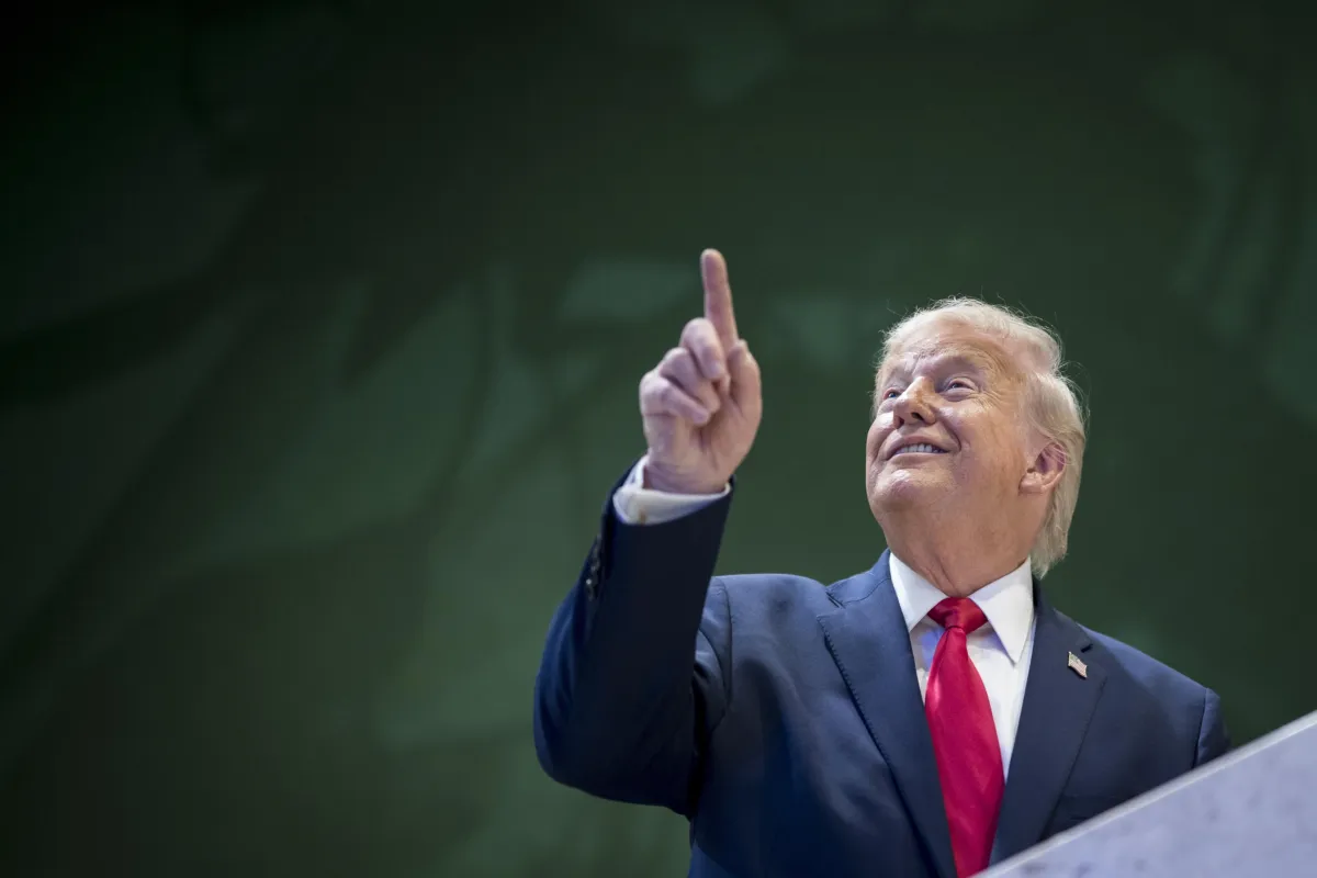 Perché Trump fa causa a JP Morgan per 5 miliardi di dollari: nel mirino anche il New York Times