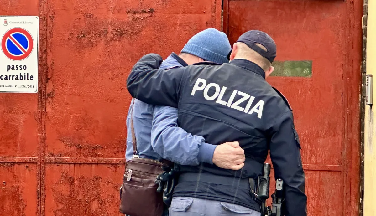 Tragedia sul lavoro a Livorno, morto operaio di 50 anni schiacciato da una gru