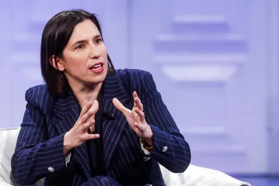 Il caso Board of Peace, Schlein sfida Meloni: “Ha promesso a Trump di cambiare l’articolo 11?”