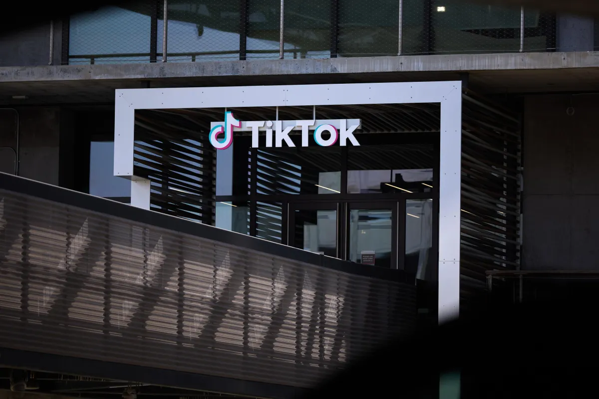 Accordo su TikTok negli USA, nasce una nuova joint venture: investitori americani al controllo delle attività statunitensi
