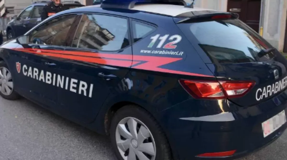 Bolzano, fabbrica coltelli con una stampante 3D e li distribusce ad altri studenti: minore denunciato