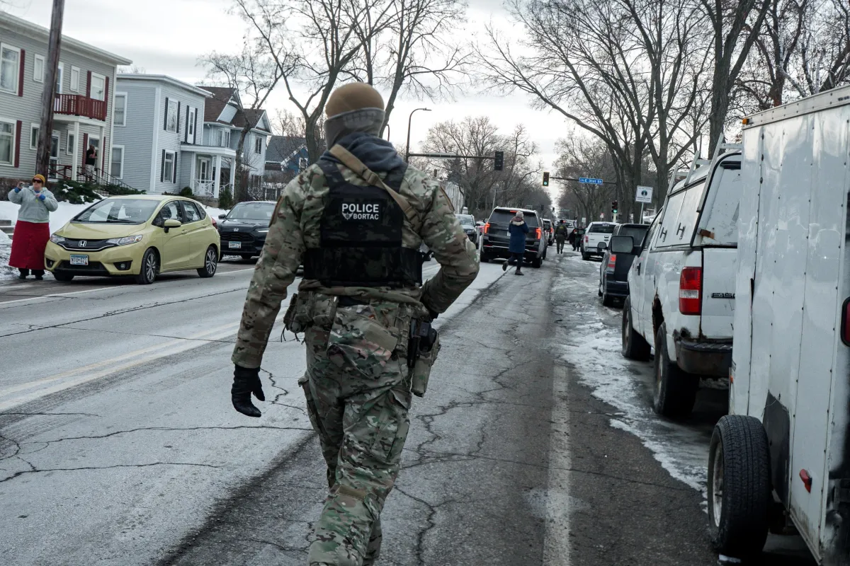 Che cos’è l’ICE, l’agenzia federale per l’immigrazione negli Stati Uniti: origini e principali funzioni