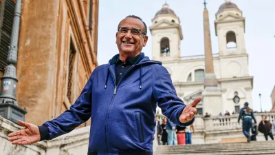 Il patrimonio di Carlo Conti: quanto guadagna a Sanremo e dove vive oggi