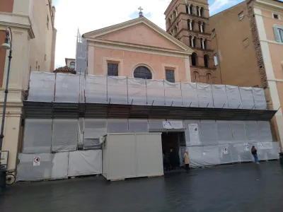 Il volto di Meloni su un angelo restaurato: scoppia il caso nella basilica di San Lorenzo in Lucina