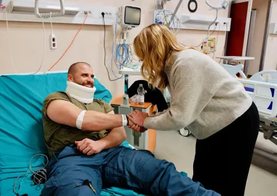 Askatasuna, Meloni dagli agenti feriti:  E  tentato omicidio. Faremo quello che serve . Vertice a Chigi