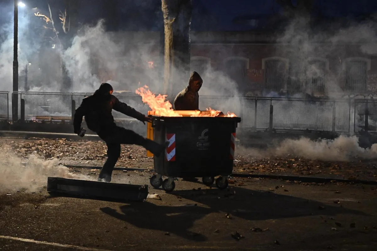 Askatasuna, ecco il bilancio definitivo degli scontri di Torino: 108 feriti tra le forze dell'ordine