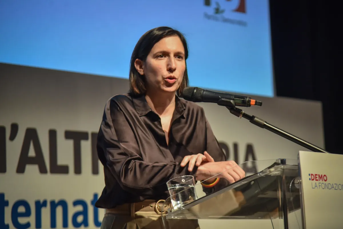Perché Elly Schlein ha parlato di Tolkien lanciando la sfida politica a Giorgia Meloni