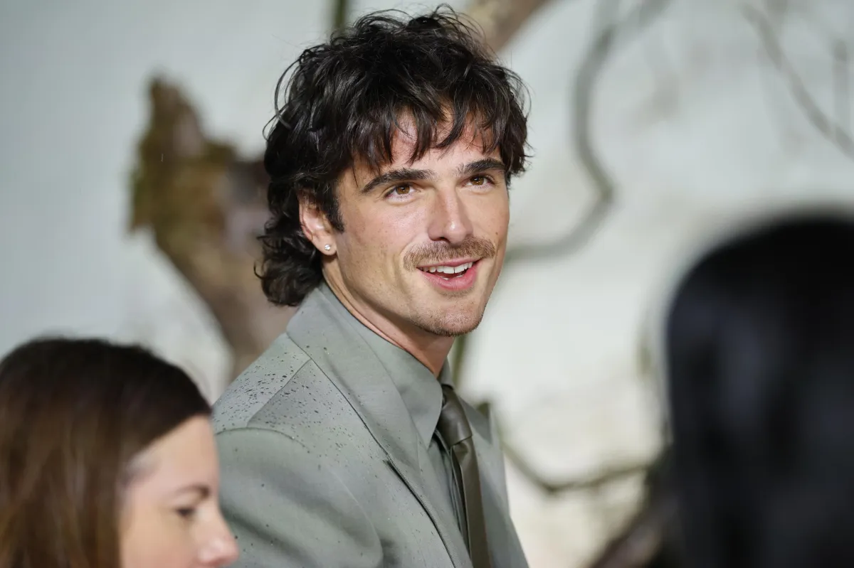 Jacob Elordi avvistato insieme a una modella a Londra: chi è la ragazza e come va con Olivia Jade?